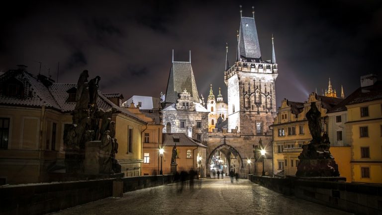 Praha naktį